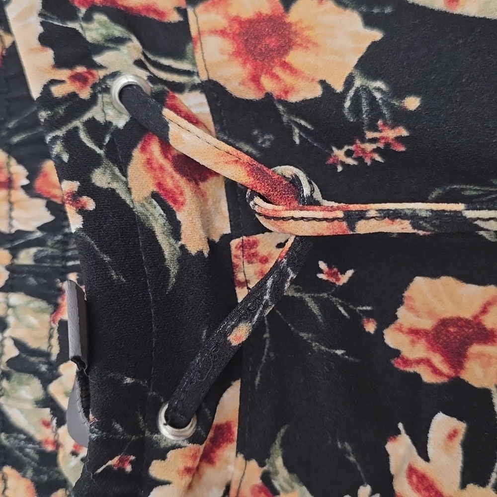 Chapter One Floral Print Black Pants With Pockets - Picture 3 of 6